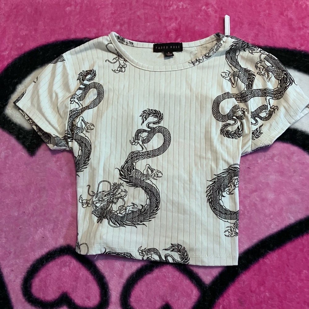 White Dragon Print Tie-Back Crop Top – Faded Rose, Size Small
